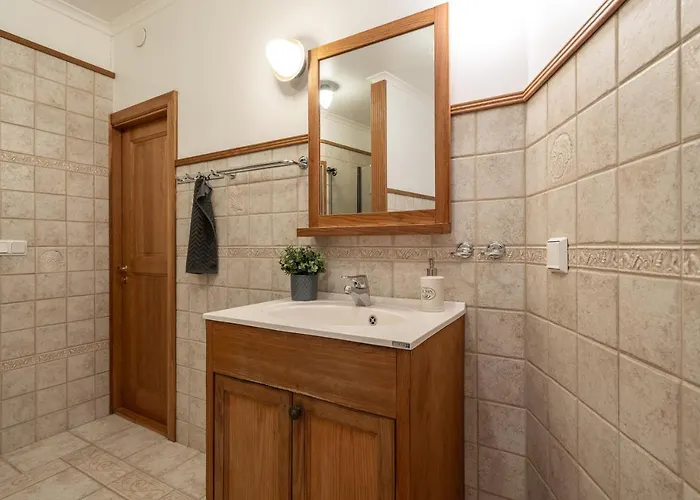 Old Town - Kohtu * تالين