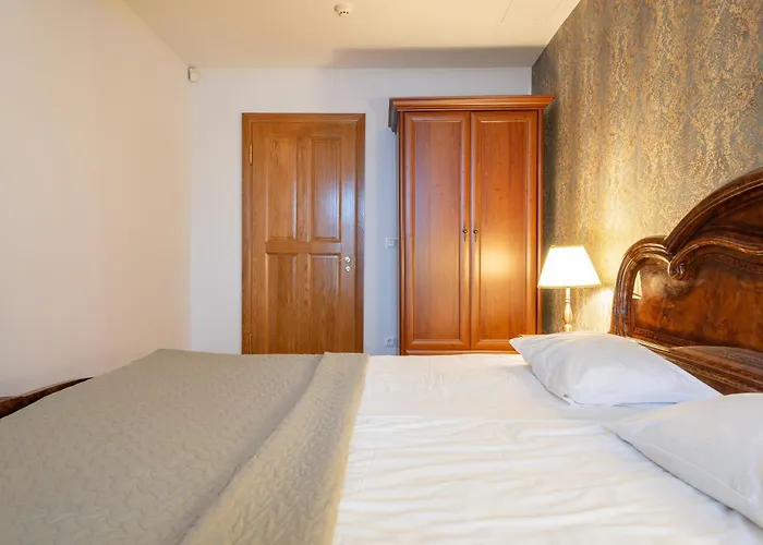 Old Town - Kohtu * تالين